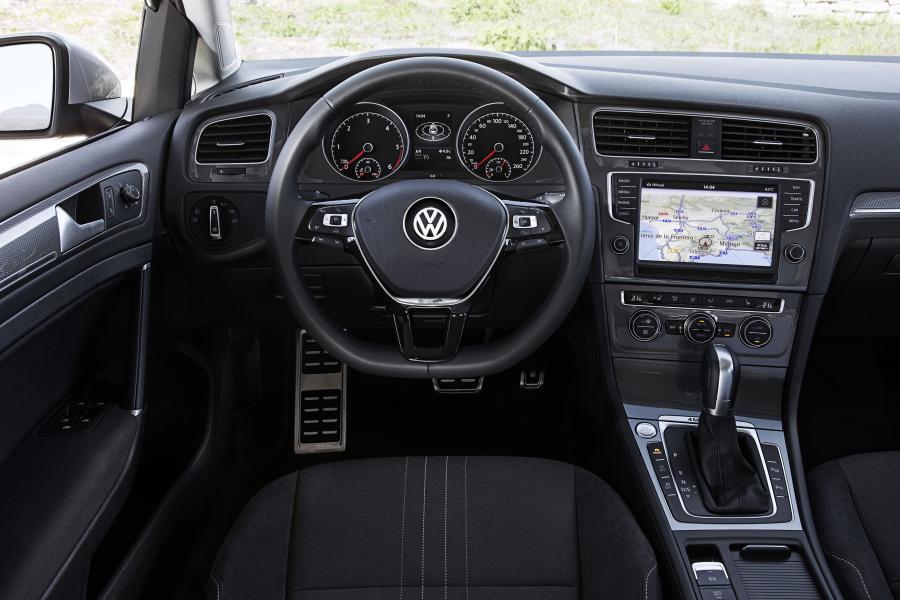  Volkswagen Golf Alltrack 2014 года  (фото 26 из 30)